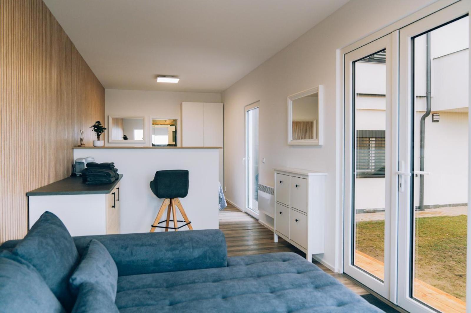 Airport Luxury Apartment & Spa Praag Kamer foto
