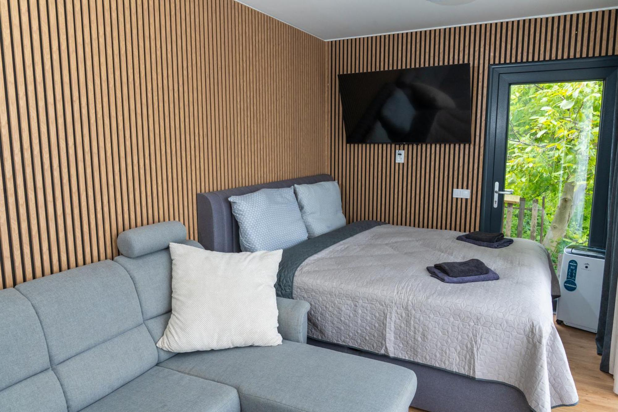 Airport Luxury Apartment & Spa Praag Kamer foto